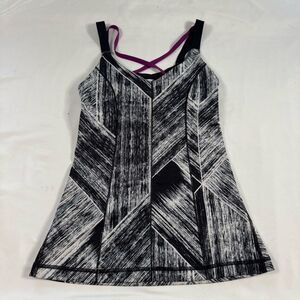 Lululemon Hot To Street Tank Black White Stripe Built In Bra Size 2 Gym Fitted